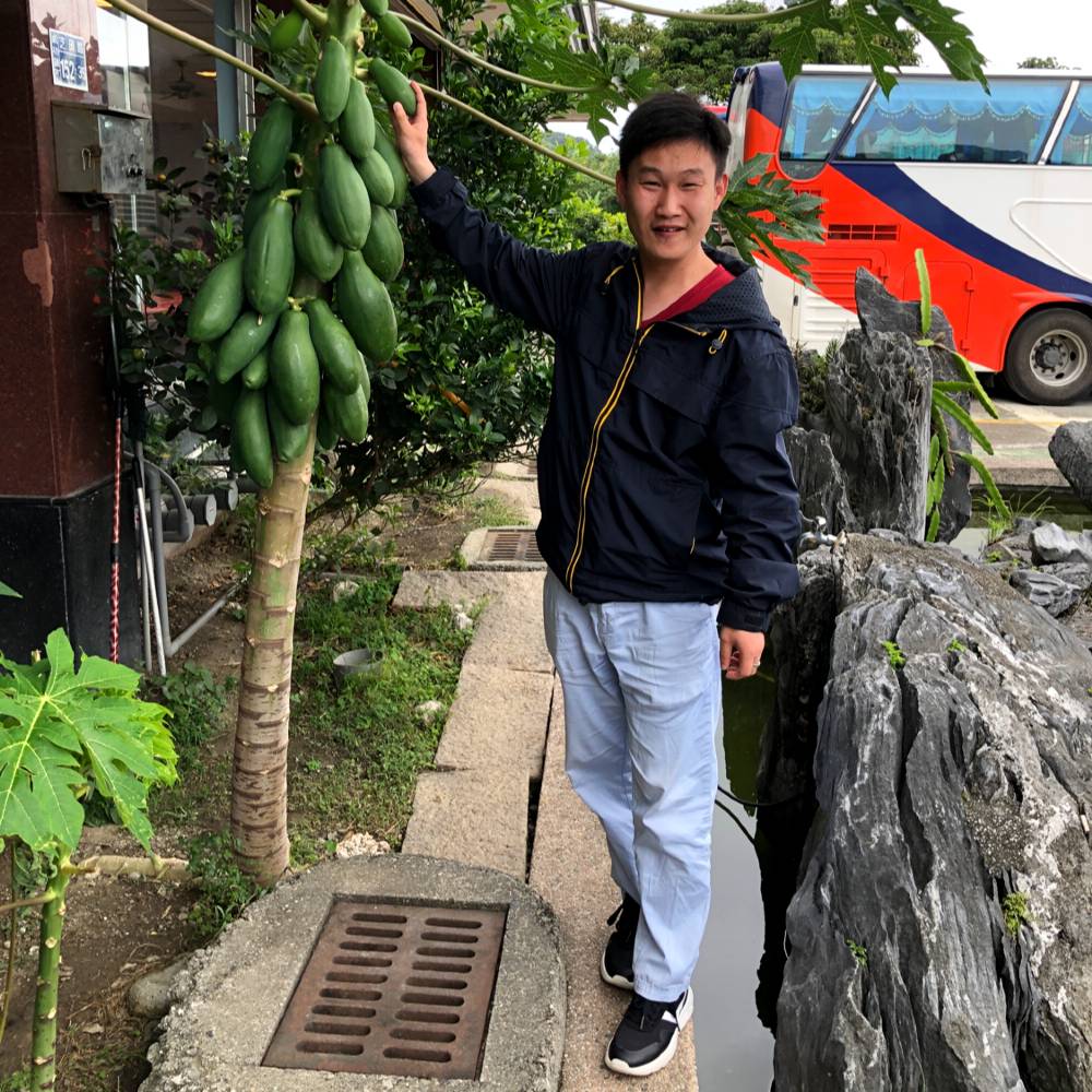 盛越峰的照片