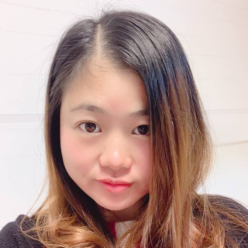 怕孤单吃醋小松鼠的照片