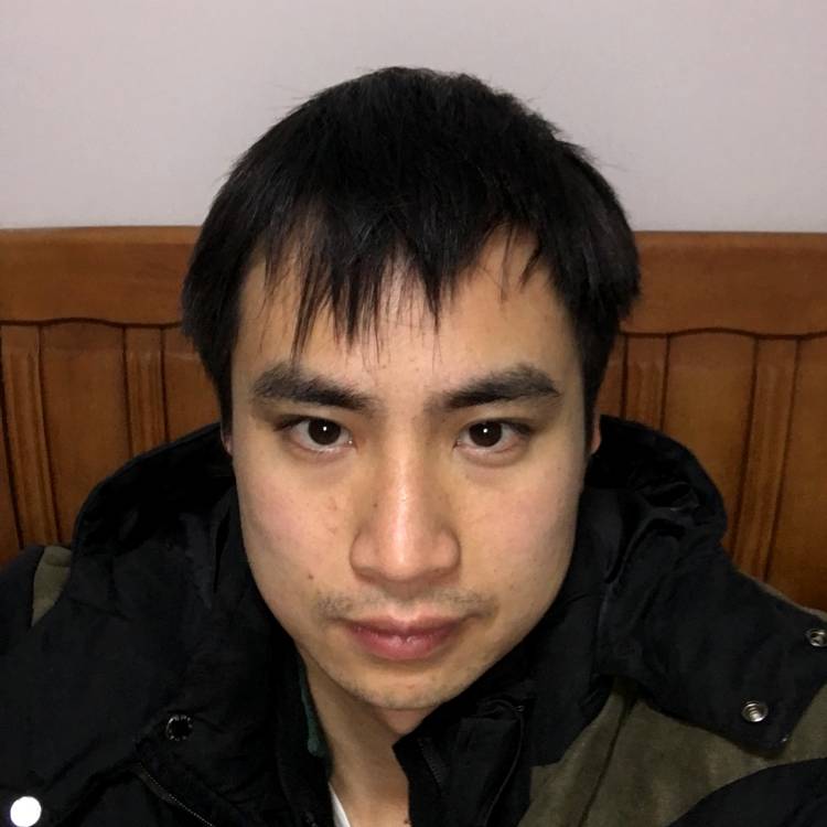 从容和自行车的照片