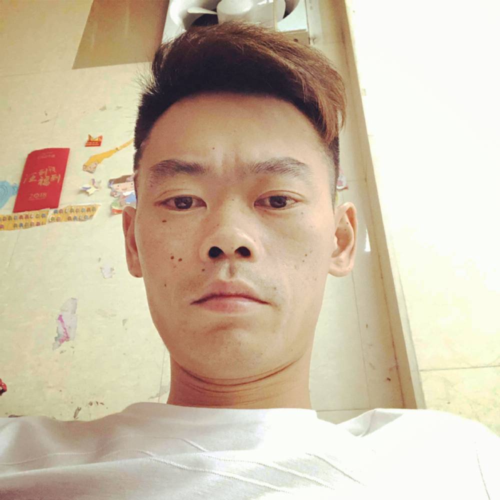 草丛陶醉的照片