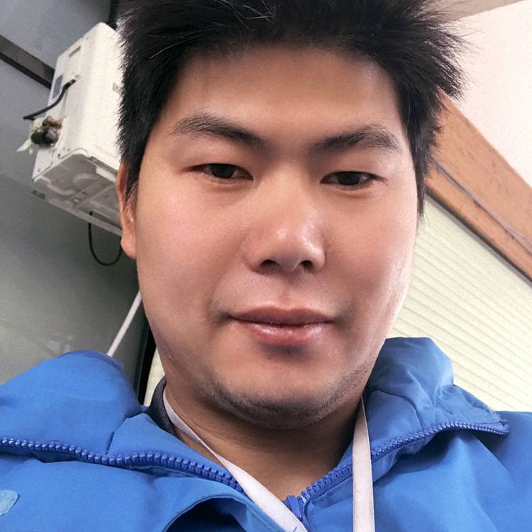 滑板凝眸小巧的照片
