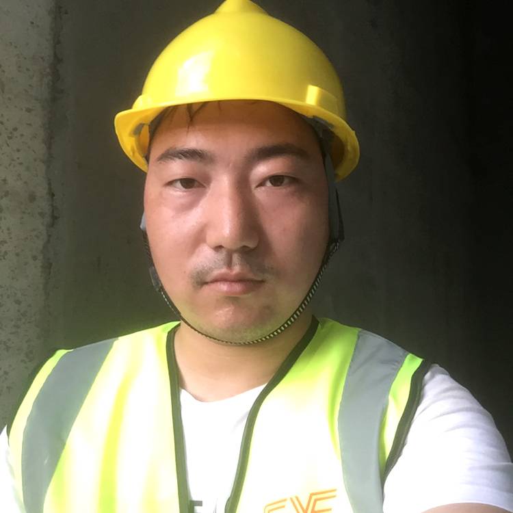 中心的结实的照片