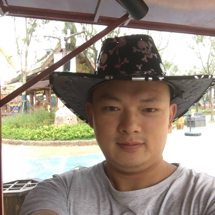 思恋挽手爱撒娇的照片