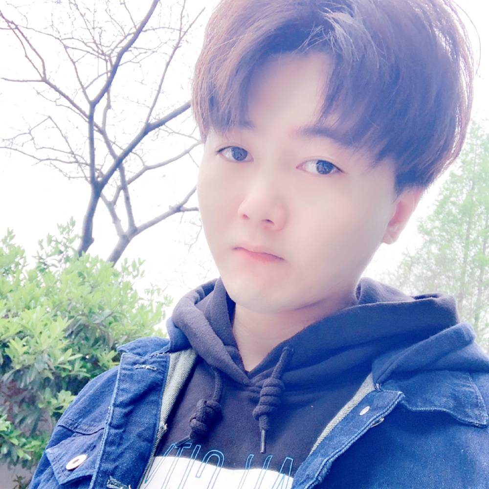 等待笑月饼的照片