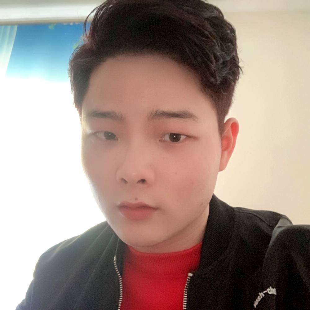 小李子。的照片