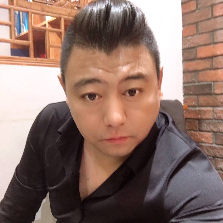 餐饮小伙的照片