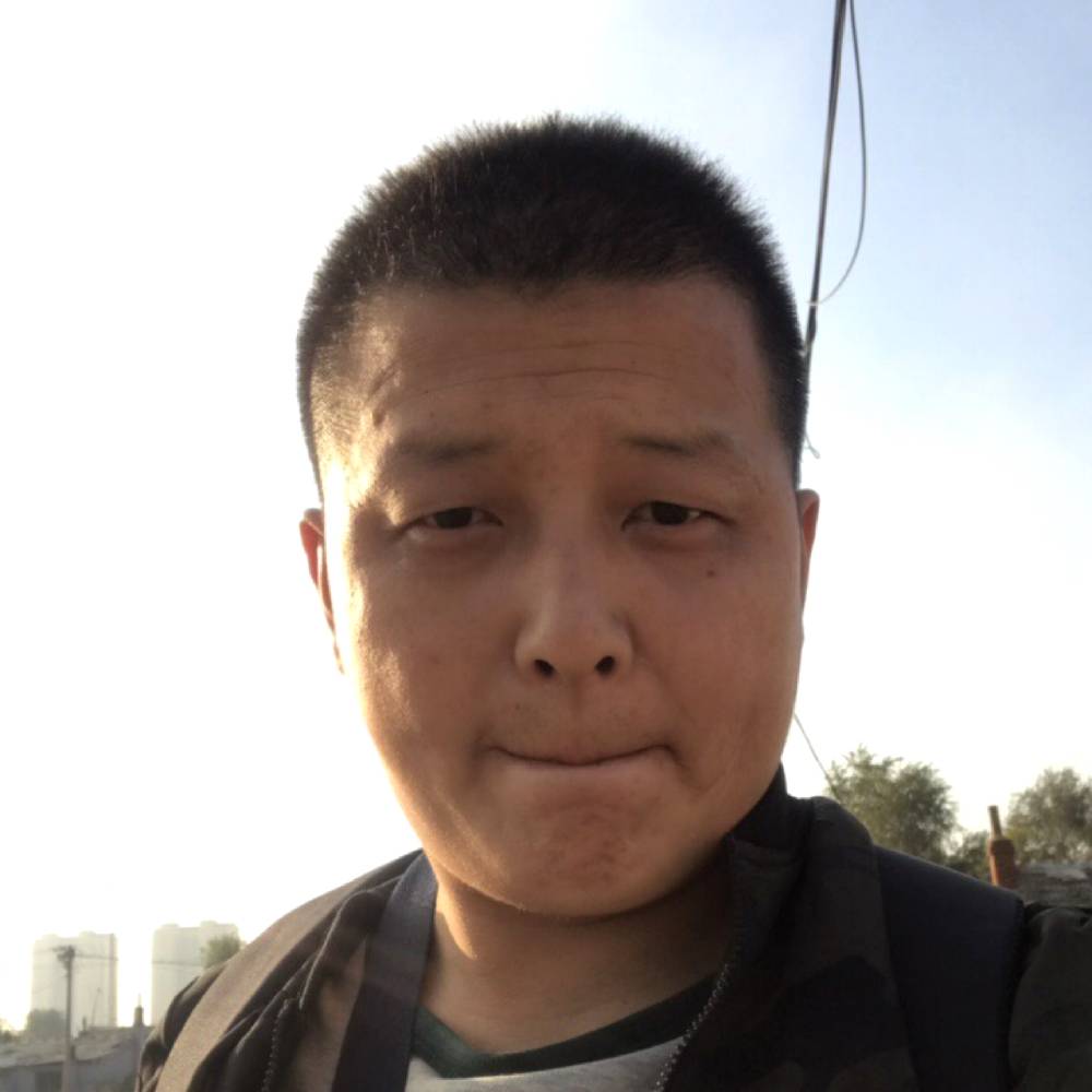 专一迎月亮的照片