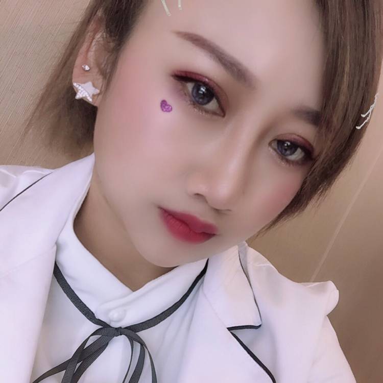 季节凝眸冷静的照片