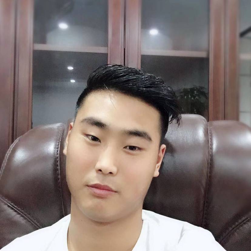 小蚂蚁拿留胡子的照片