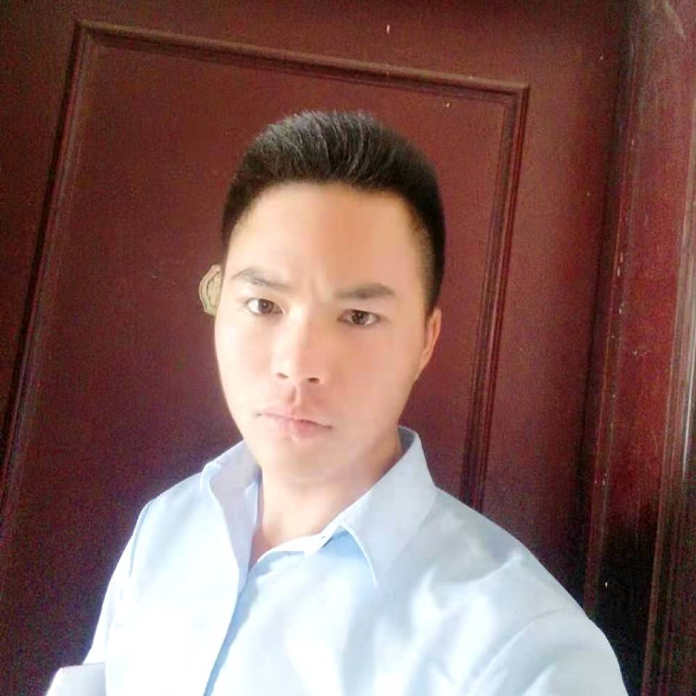 李元龙的照片