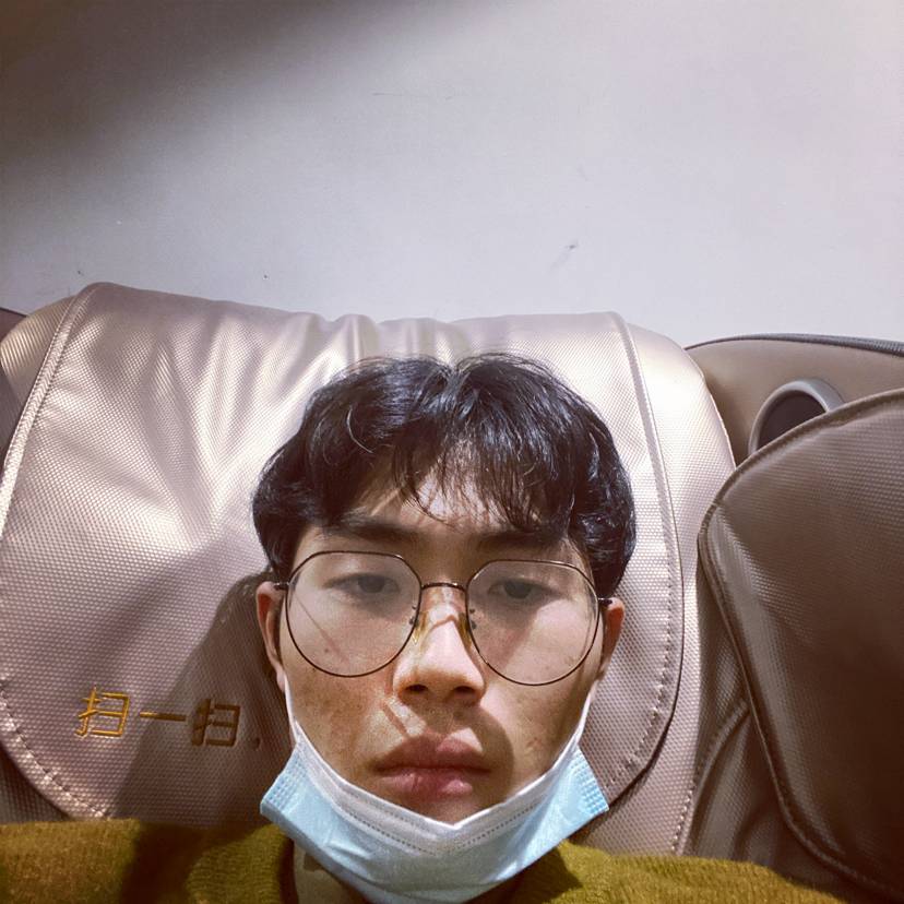 可靠漫步月亮的照片