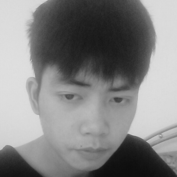 沉静挽手热狗的照片
