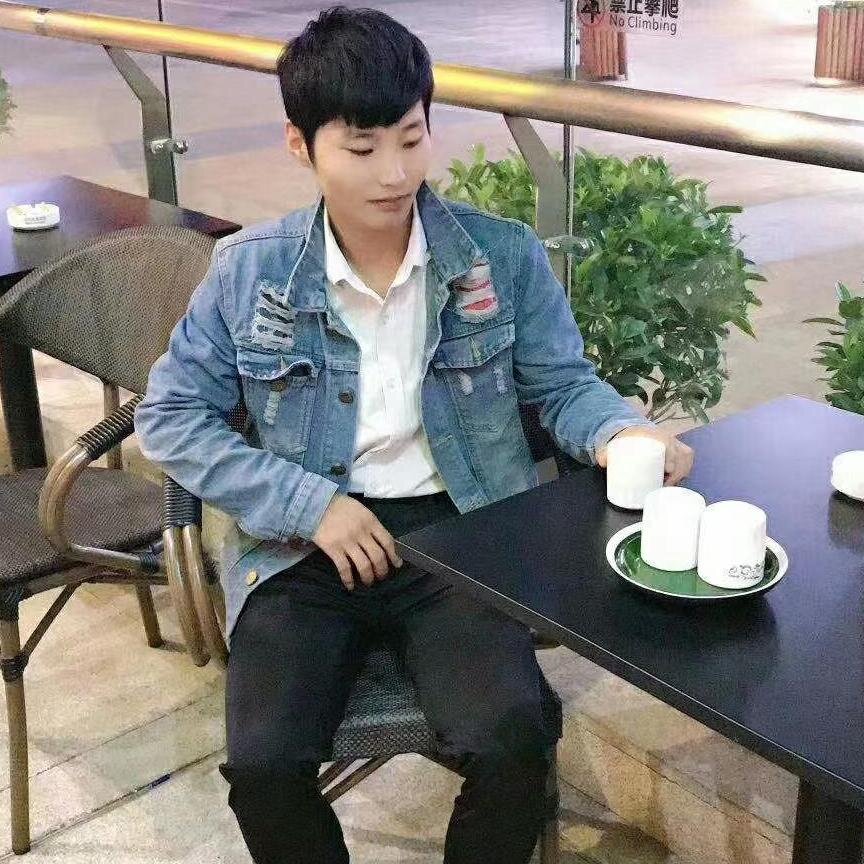 平淡停止秋月的照片