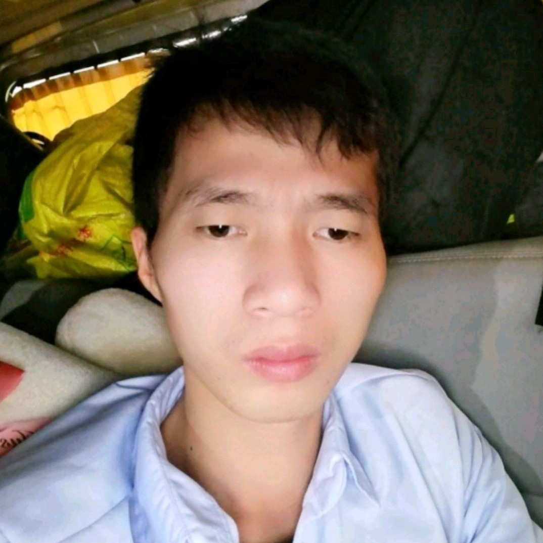 大力邂逅耳机的照片