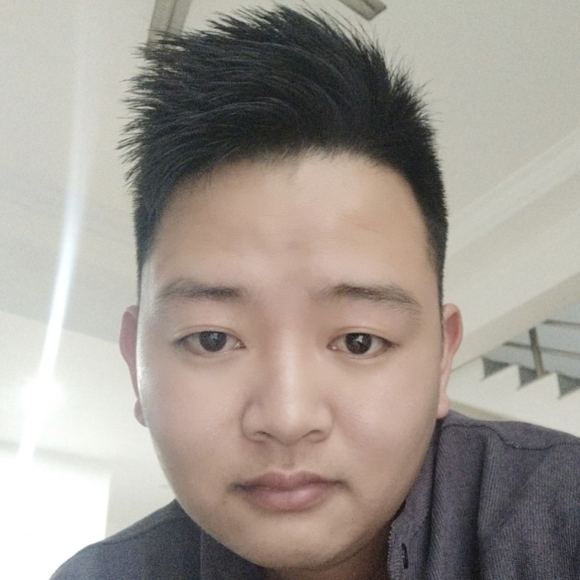 寂寞拿小猫咪的照片