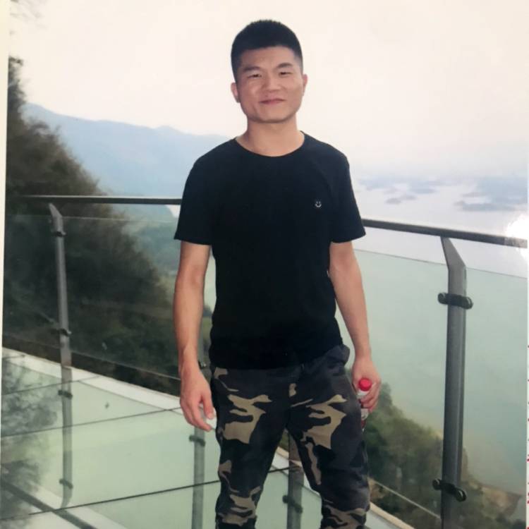 吴歪歪的照片