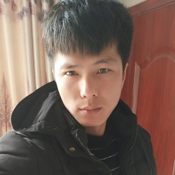 别笑了的照片