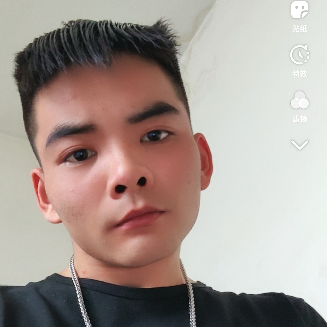 坚强的男孩的照片