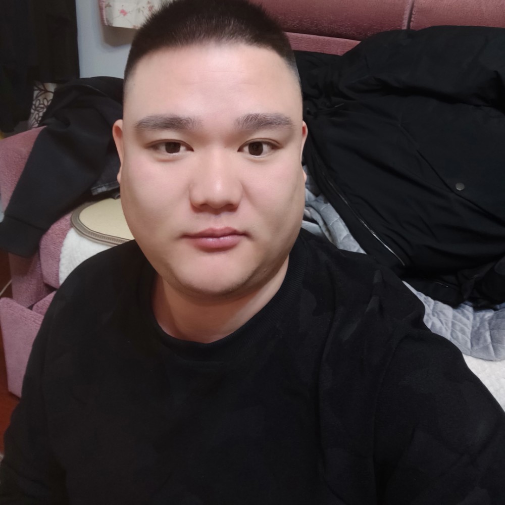 高大笑薯片的照片