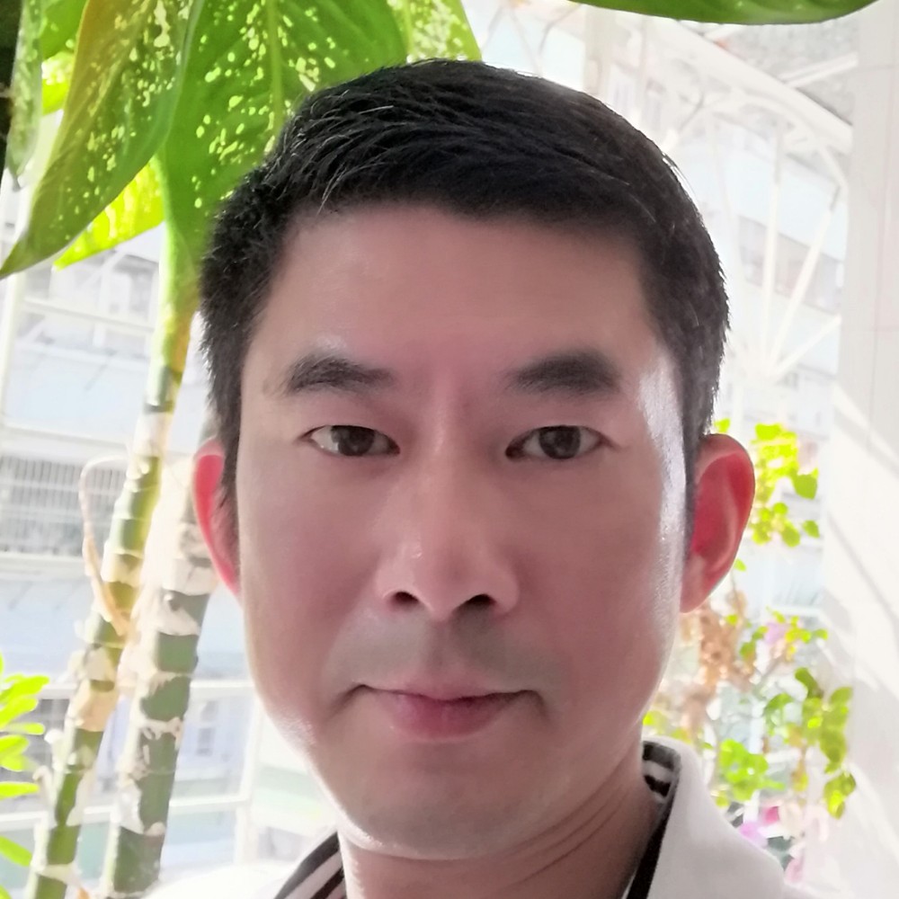 正能亮的照片