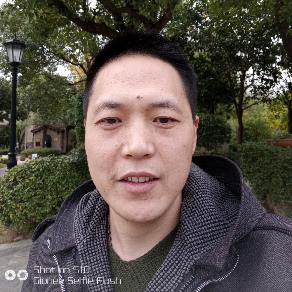 胡峥嵘的照片