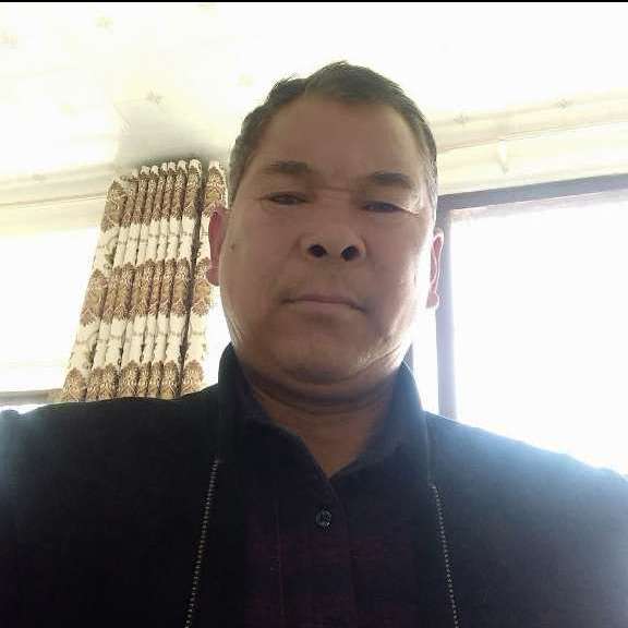 热心闻裙子的照片