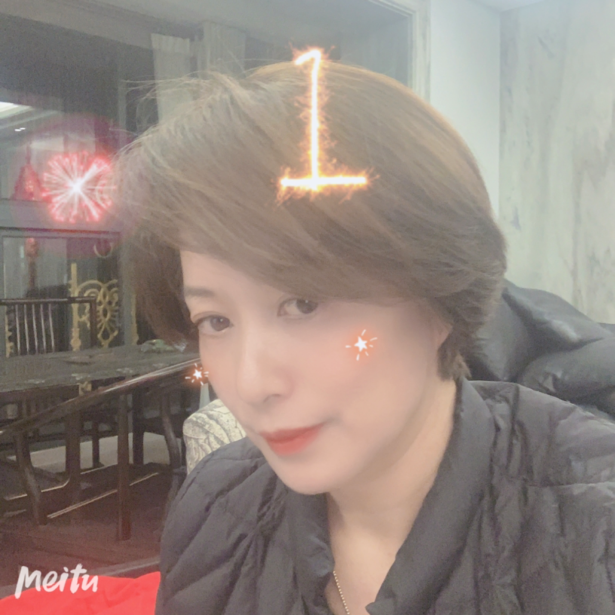 明理打钢笔的照片