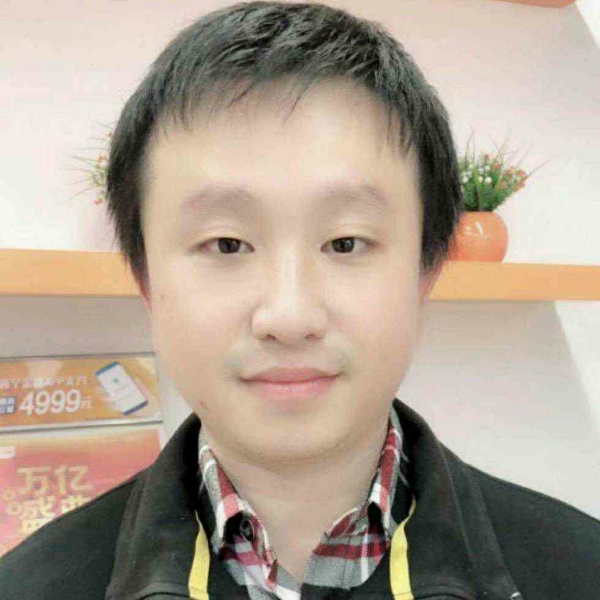 忧郁精灵欣仔的照片