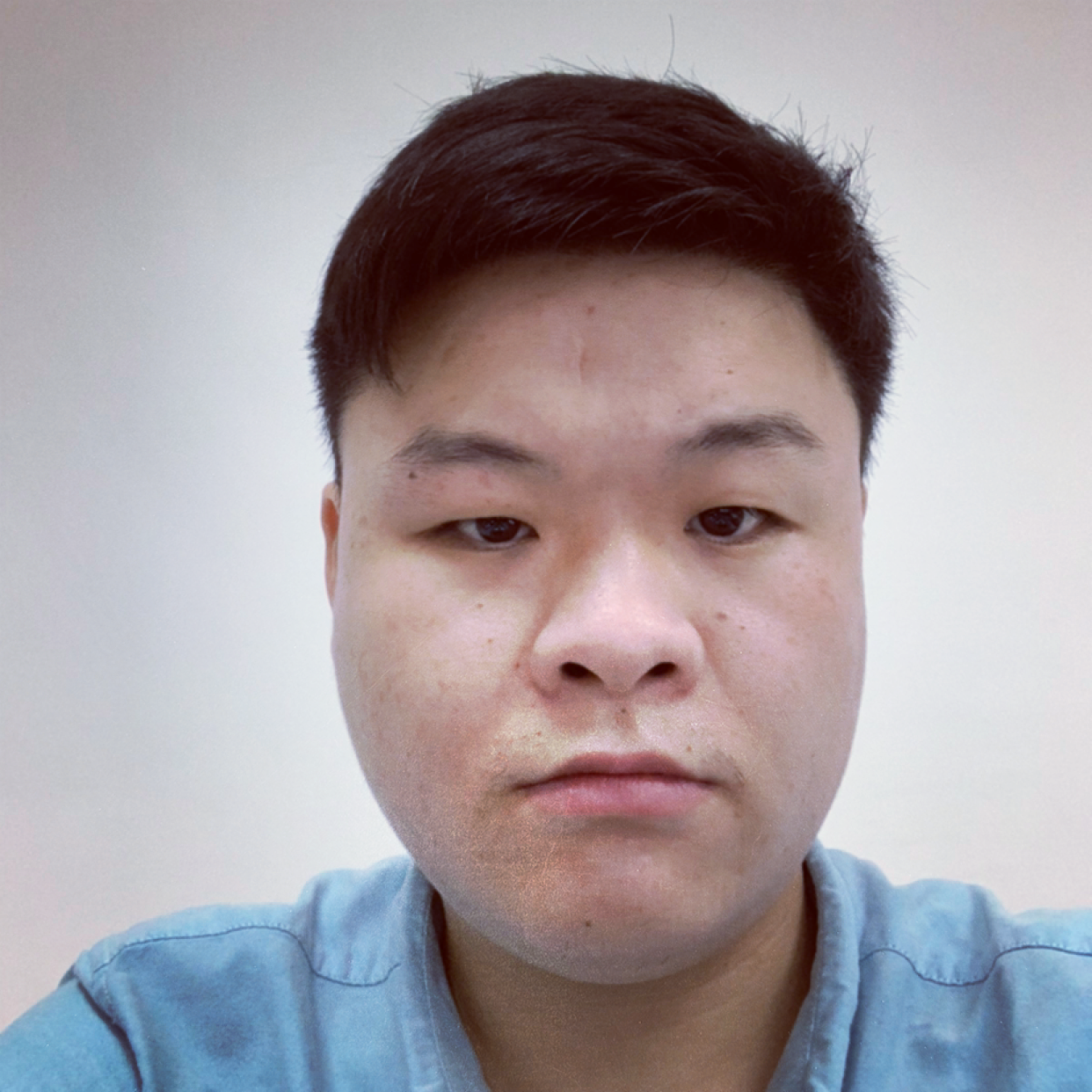 腼腆多么霓裳的照片