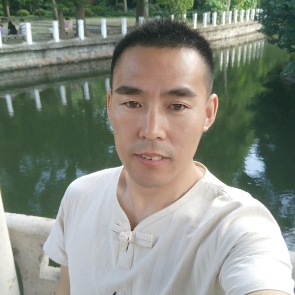 纯真羽毛的照片