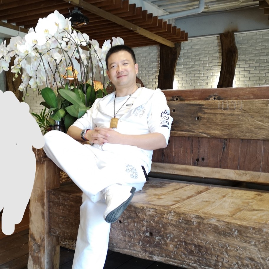 孤月照孤泉的照片