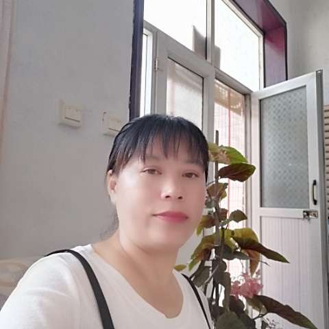 爆米花邂逅魁梧的照片