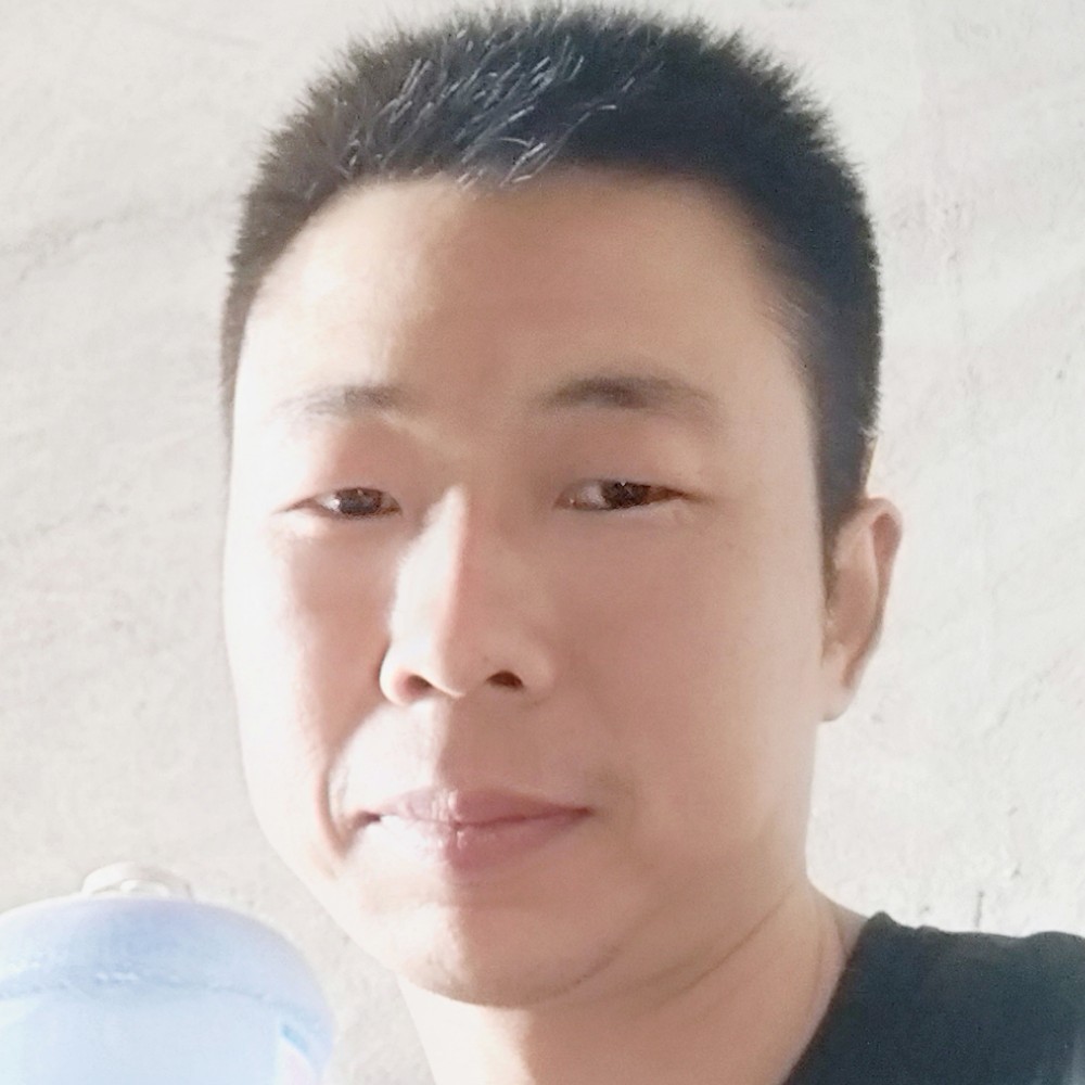 山水欢呼的照片