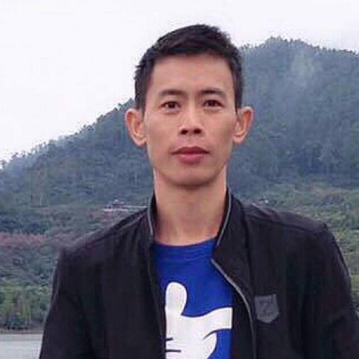 下雨天晒衣服的照片