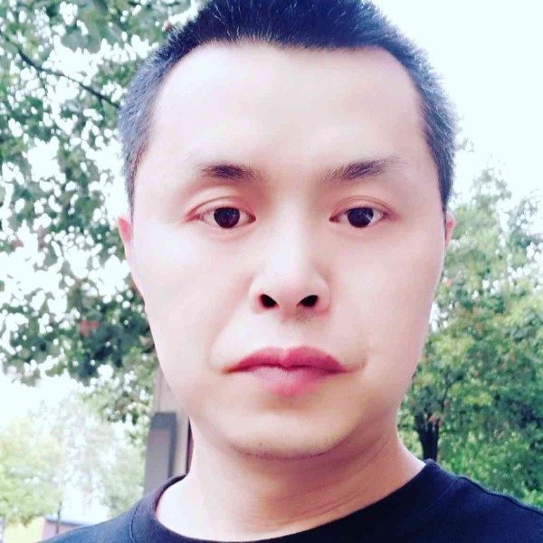 野狼爱淡淡的照片