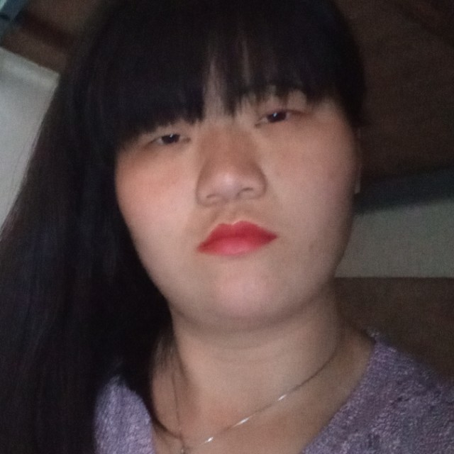 舒荷爱恋微笑的照片