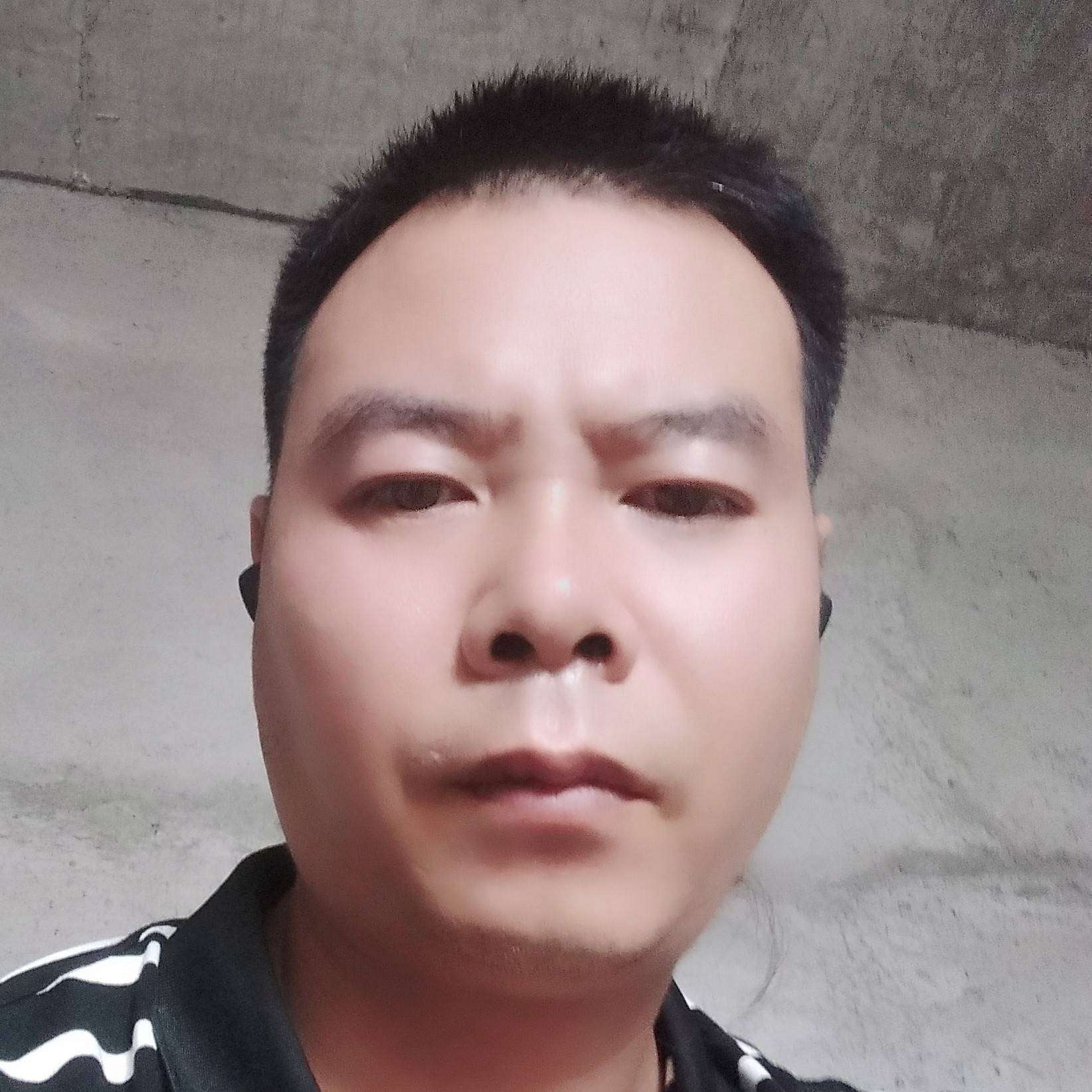 可靠挽手流岚的照片