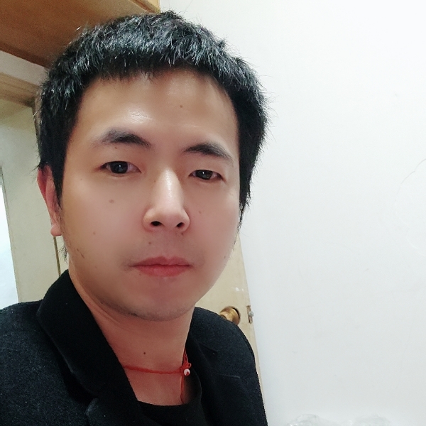 心锁和微笑的照片