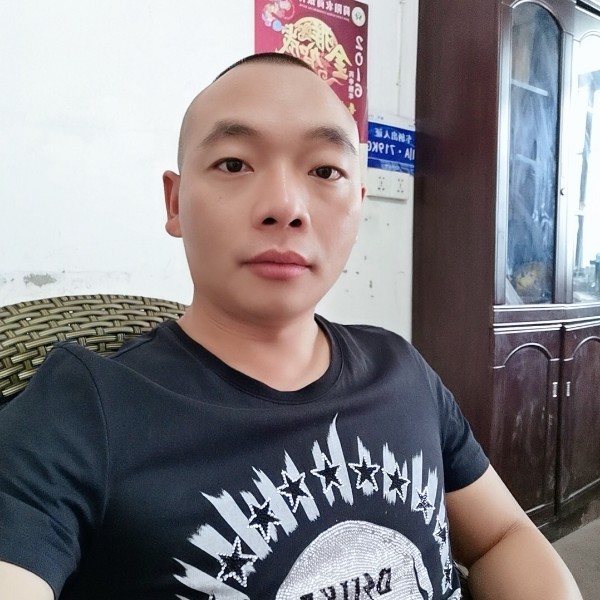 黑夜拼搏的照片
