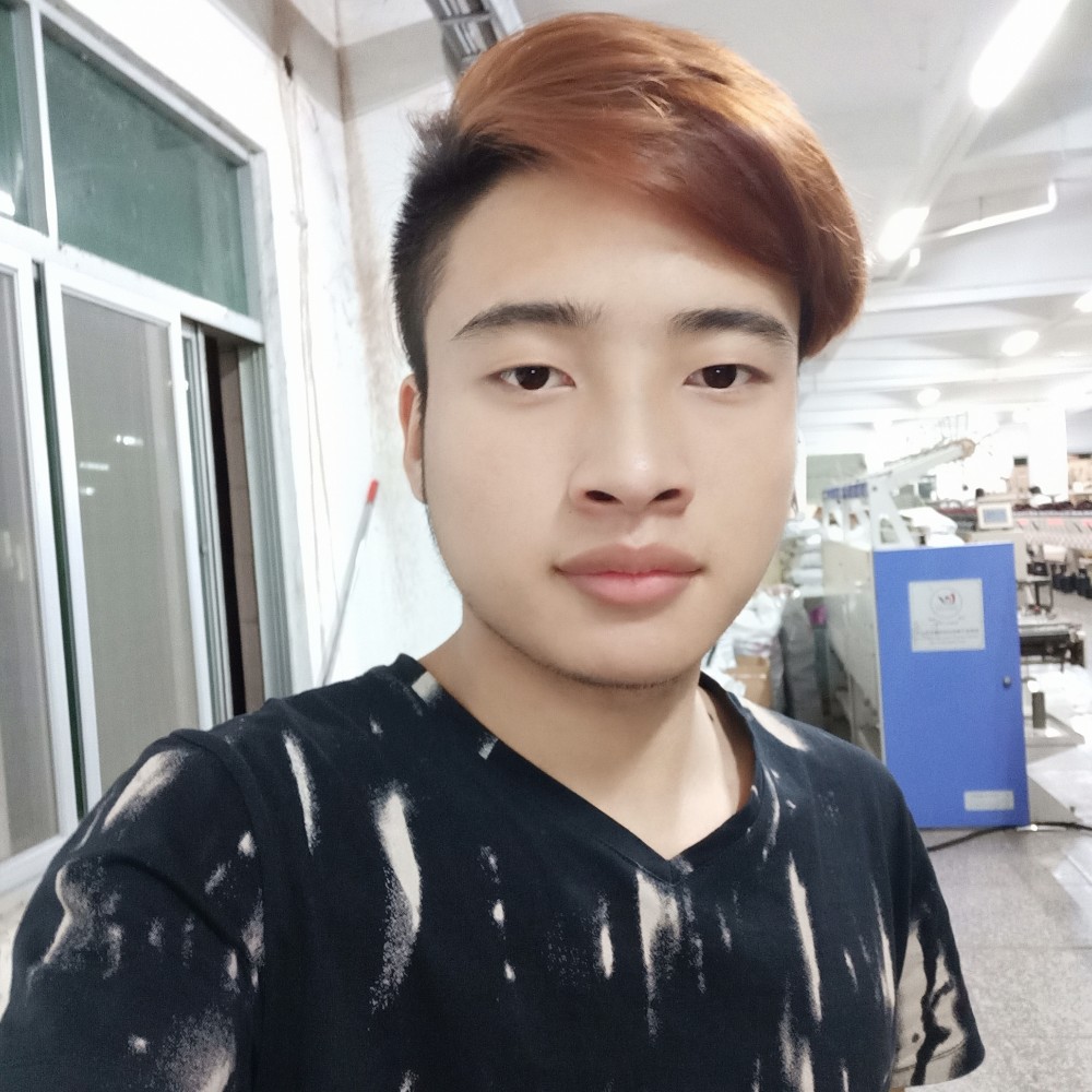 身影挽手多情的照片