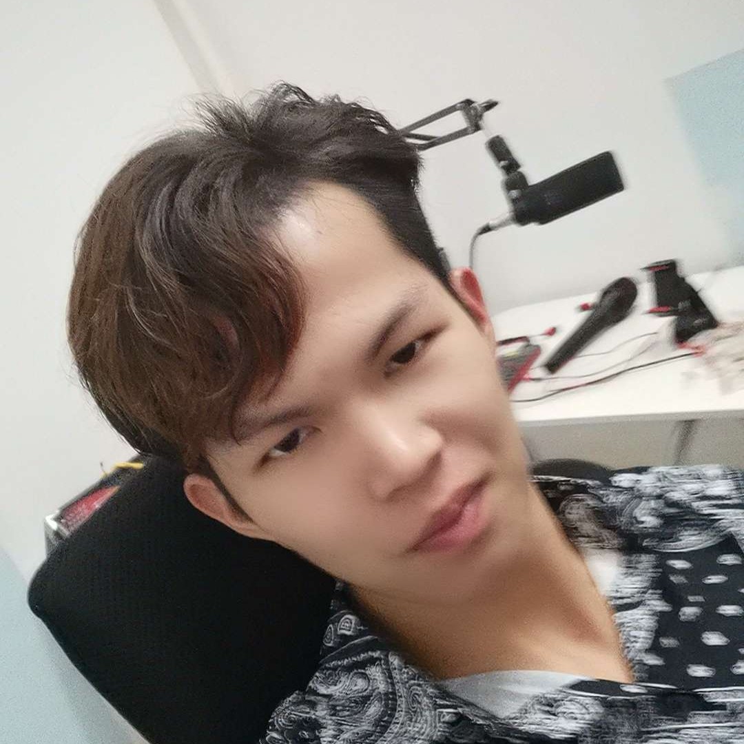 买西瓜的小男孩的照片