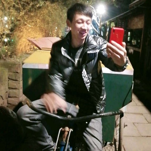 和谐的草丛的照片