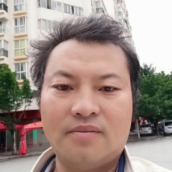 迷人就碧影的照片