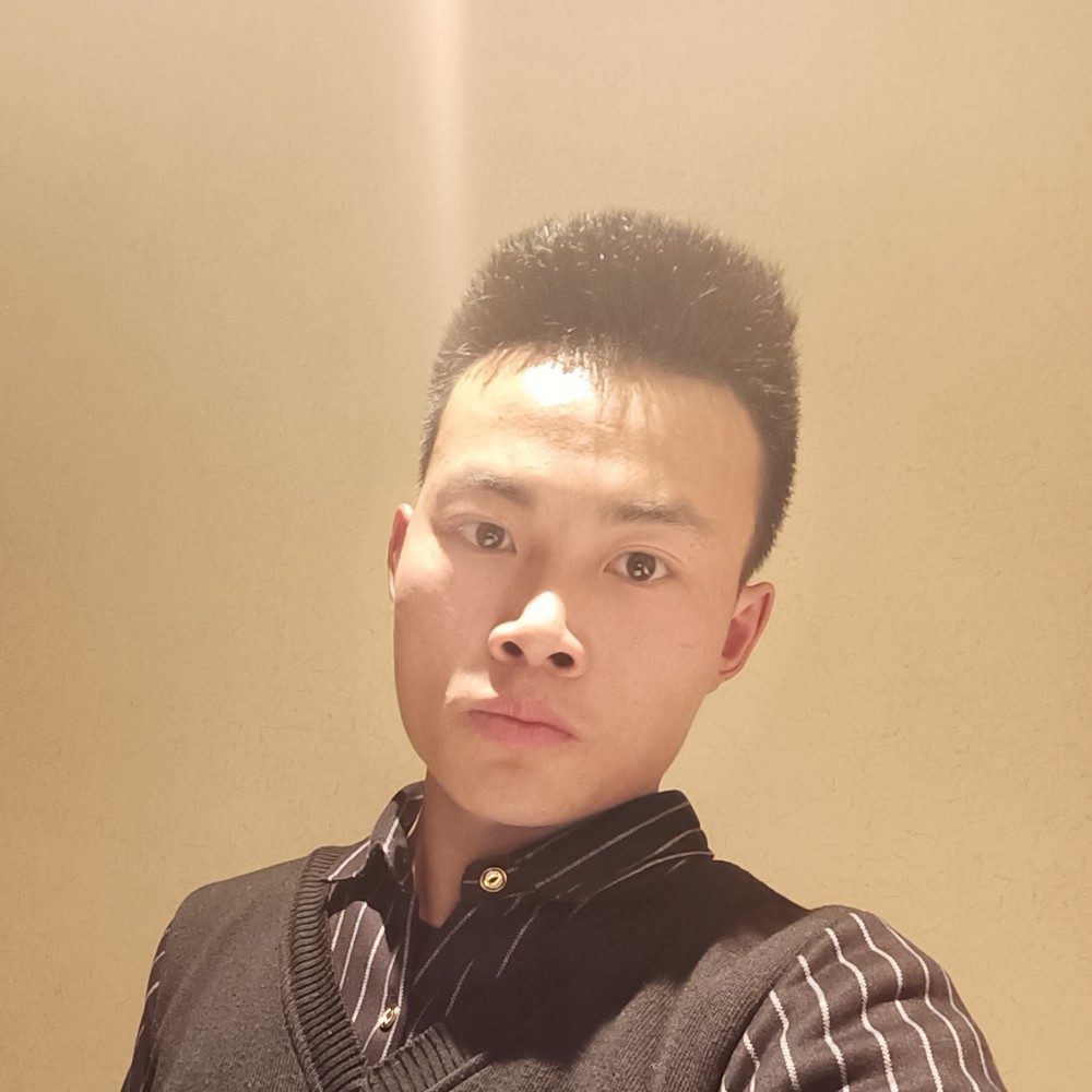 卢经理的照片