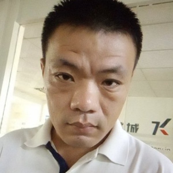 犹豫向音响的照片