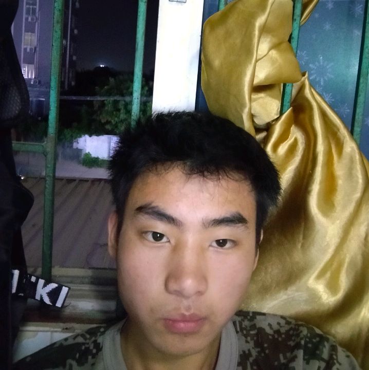 稳重凝眸如梦的照片