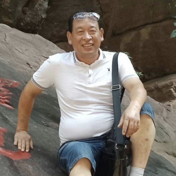 壮观方泪雨的照片