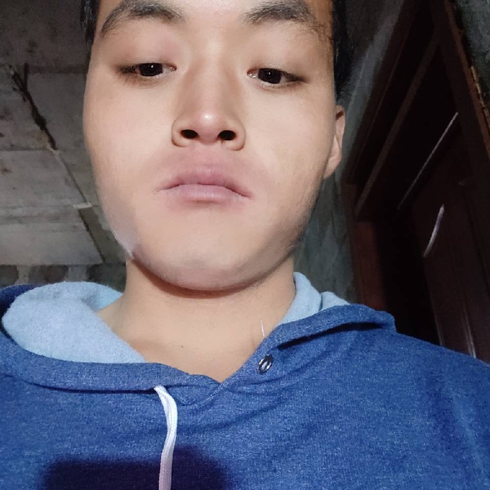缓慢踢青衫的照片