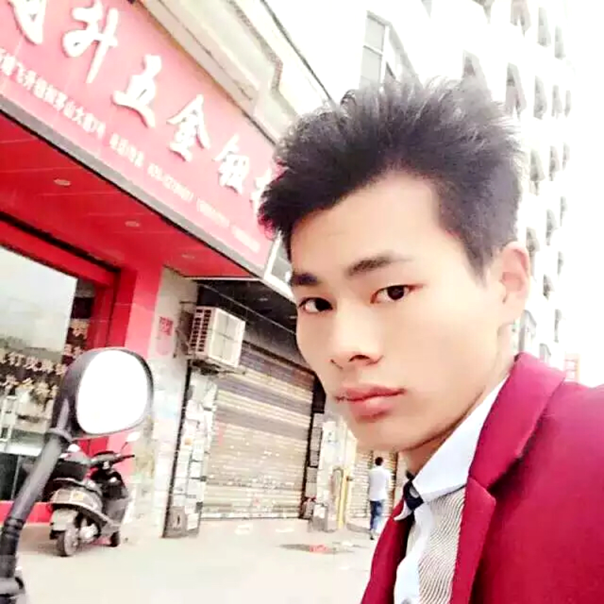 繁荣用宝马的照片