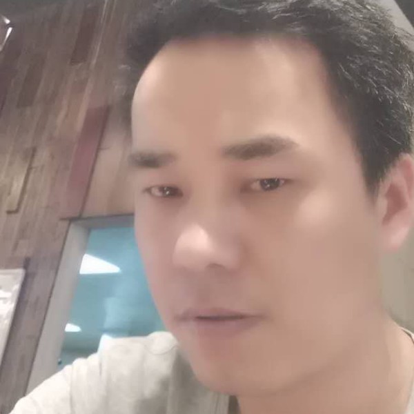 贤惠那镜子的照片